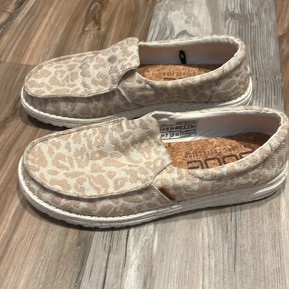 Hey dude natural collection “misty” shoes - Picture 2 of 4